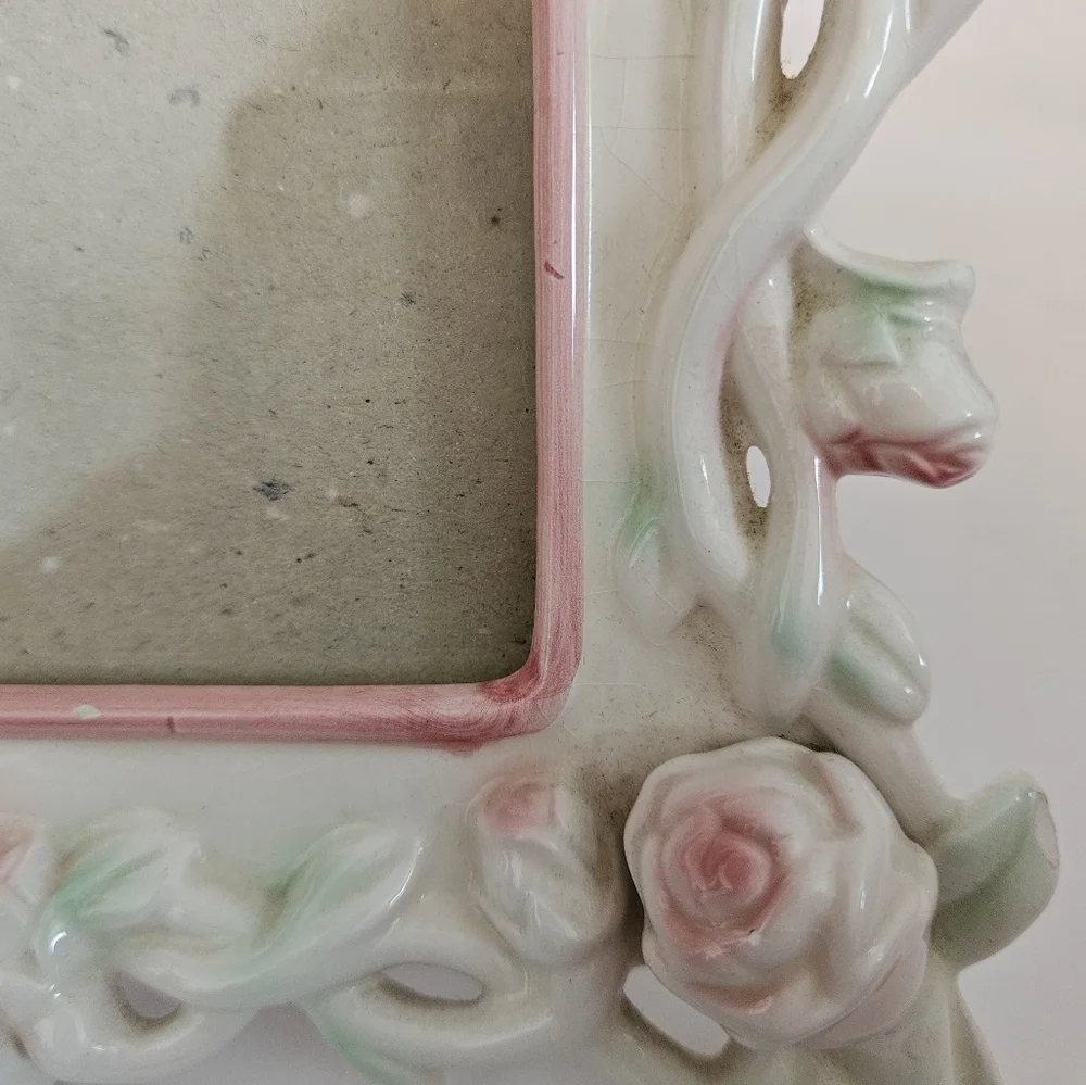 Elsa Glazed Soft Pastel 3D Pink Rose Buds & Green Leaves Table Frame 8